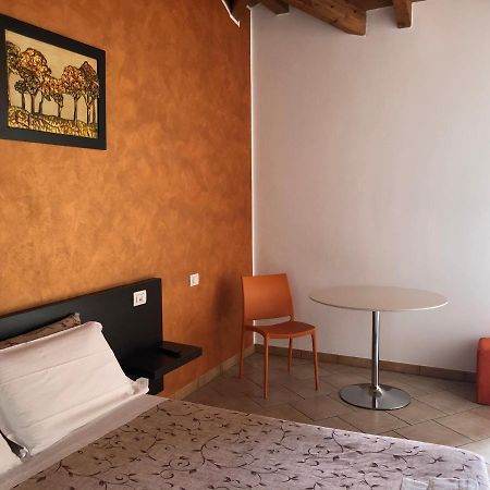 La Siesta Bed&Residence Cardano Al Campo Exterior photo