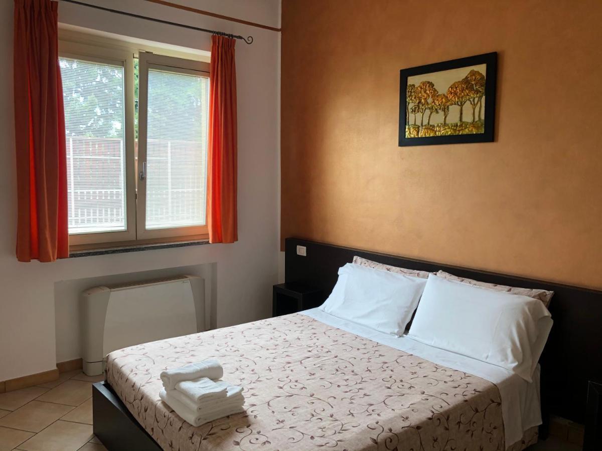 La Siesta Bed&Residence Cardano Al Campo Exterior photo
