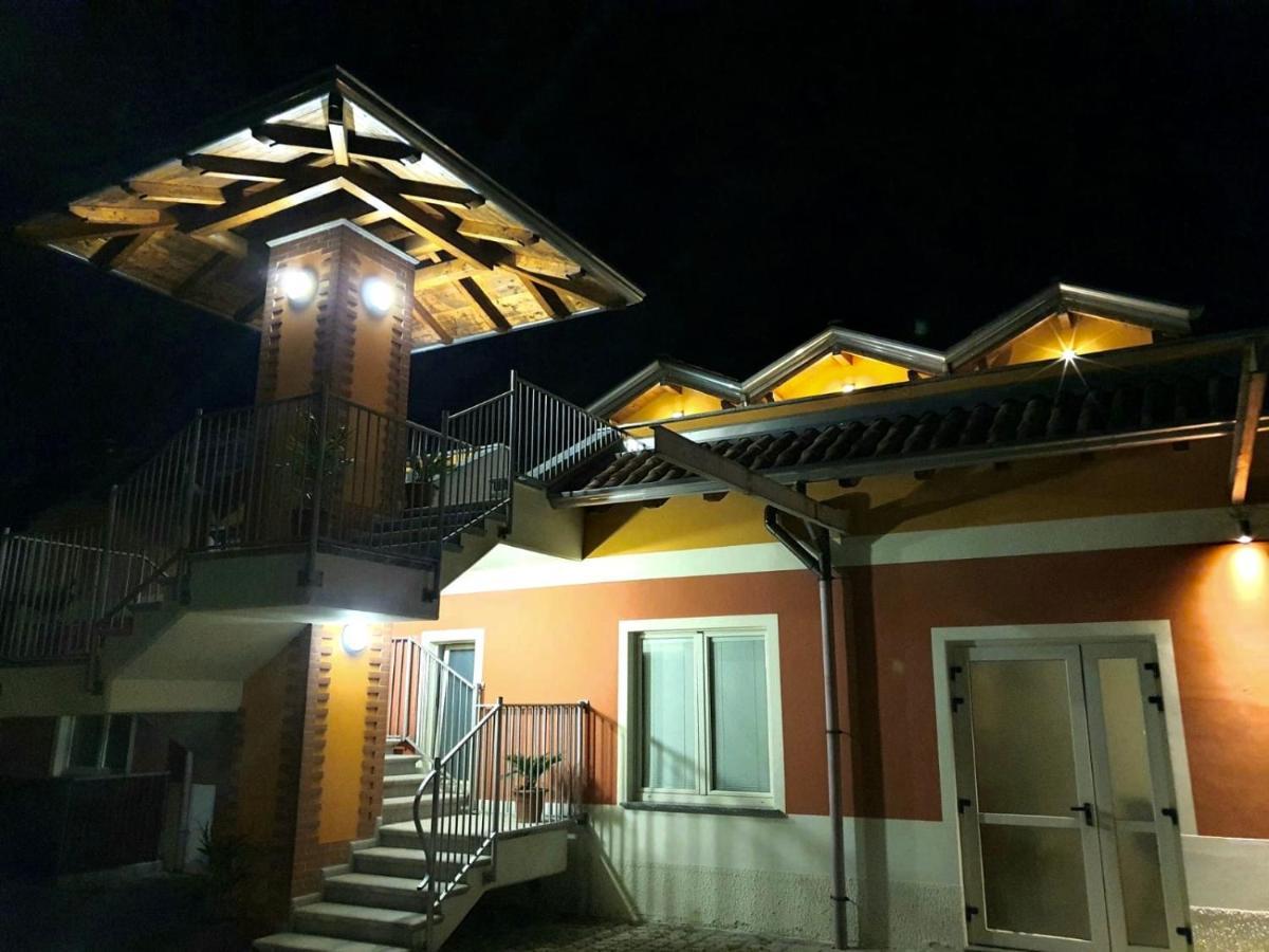 La Siesta Bed&Residence Cardano Al Campo Exterior photo